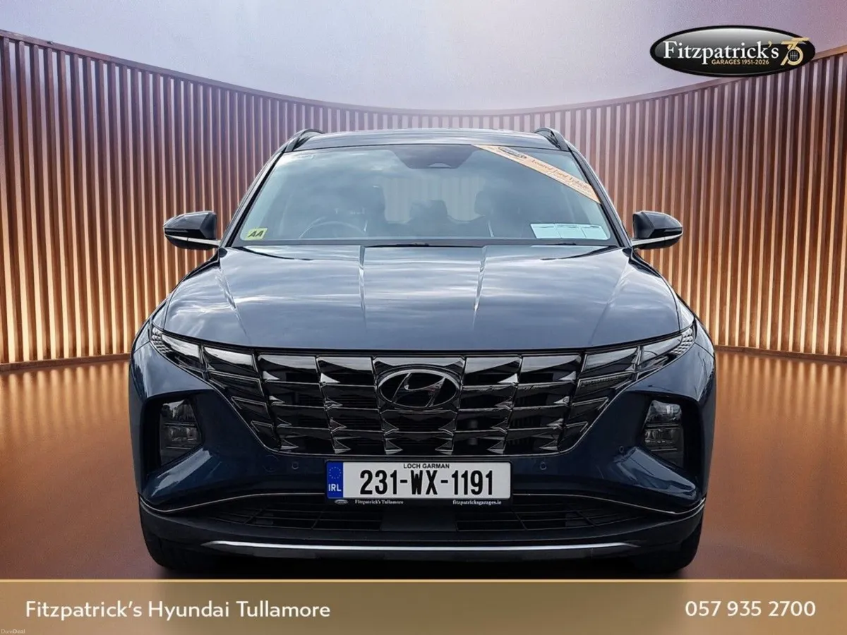 Hyundai Tucson Executive Plus with 2 Tone Roof 1.6 - Image 5