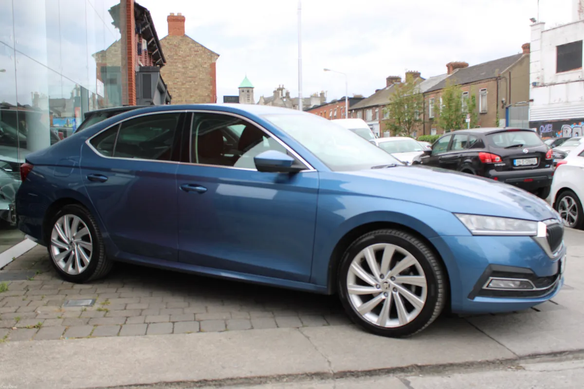2.0L OCTAVIA STYLE - 5DR HATCHBACK - SERV HISTORY - Image 5