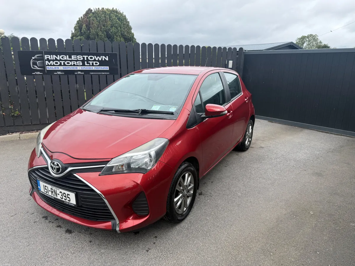 2015 Toyota Yaris Luna - Image 3