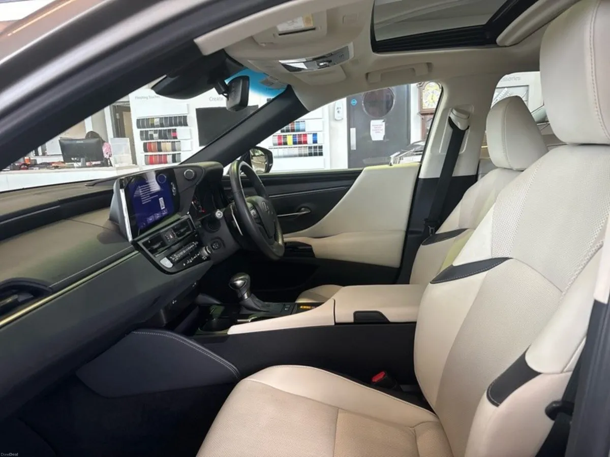Lexus ES DYNAMICS 4DR AUTO - Image 6