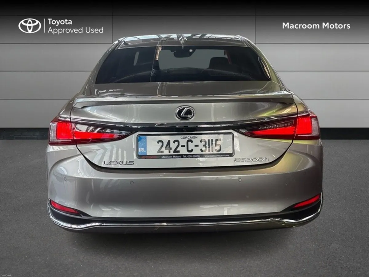 Lexus ES DYNAMICS 4DR AUTO - Image 4