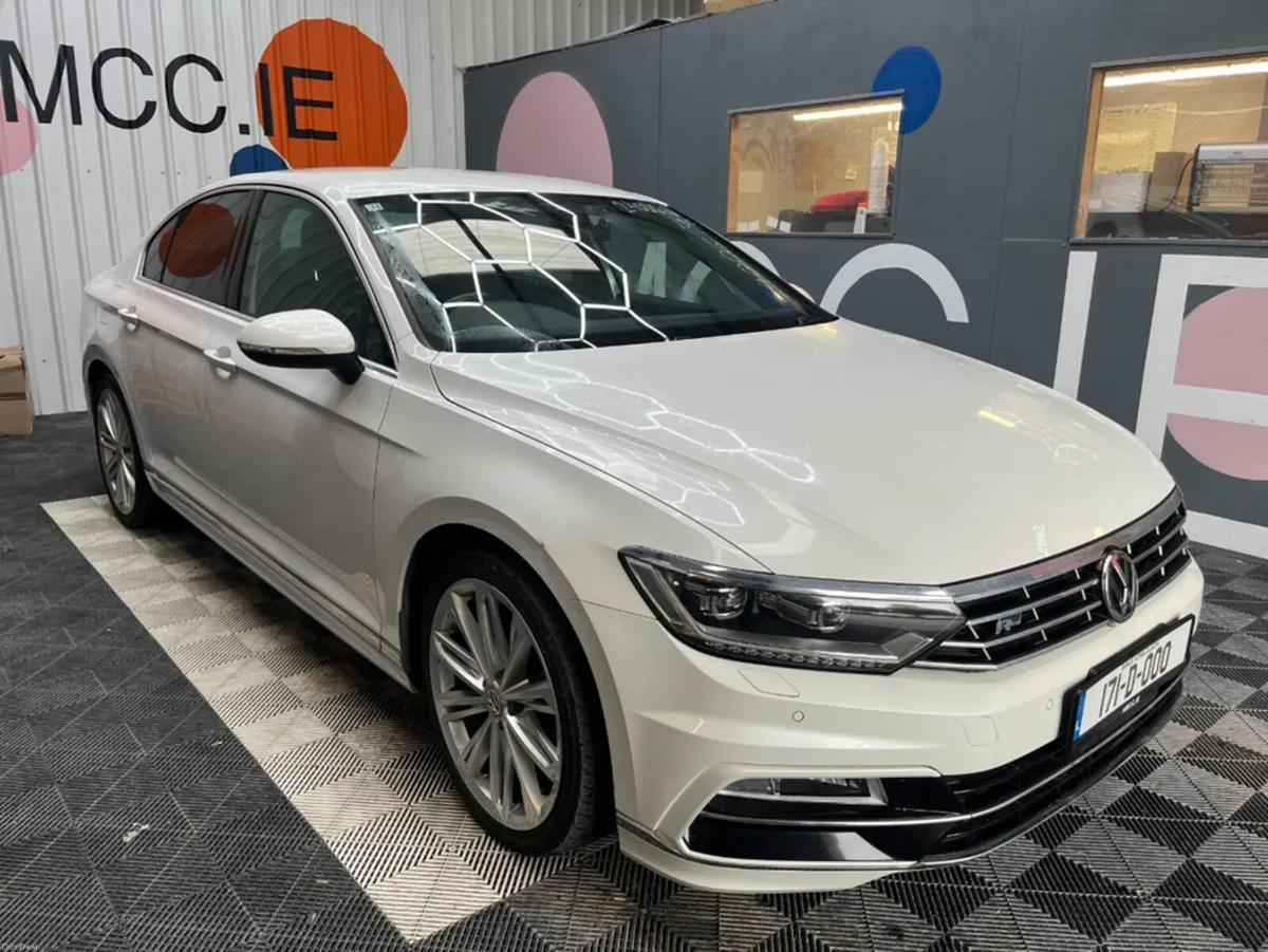 Volkswagen Passat 2017 VOLKSWAGEN PASSAT 2.0 TSI R - Image 1
