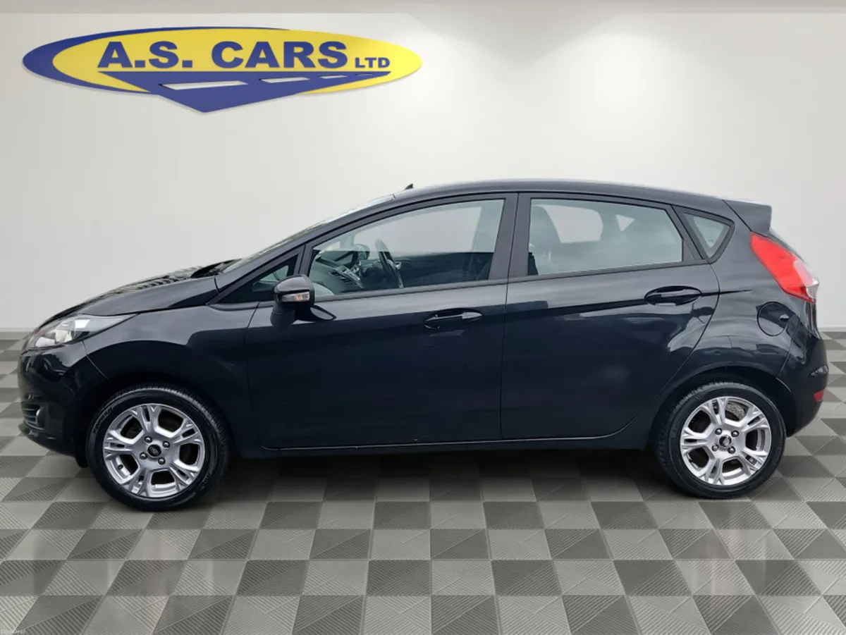 Ford Fiesta ZETEC 1.25 5DR - Image 4