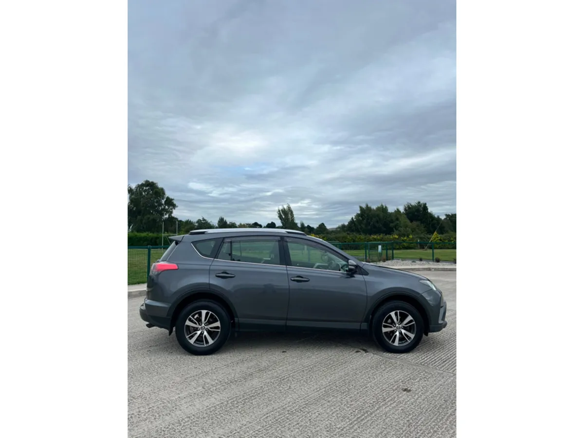 Toyota RAV4 RAV4 2.0 D-4D LUNA 4DR - Image 4