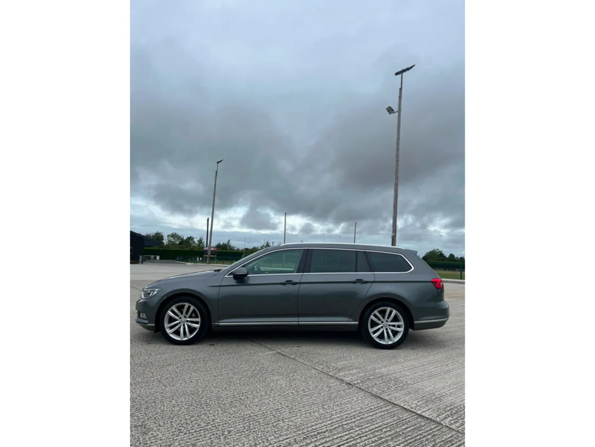 Volkswagen Passat HIGHLINE 1.6 TDI MANUAL 6SPEED F - Image 4