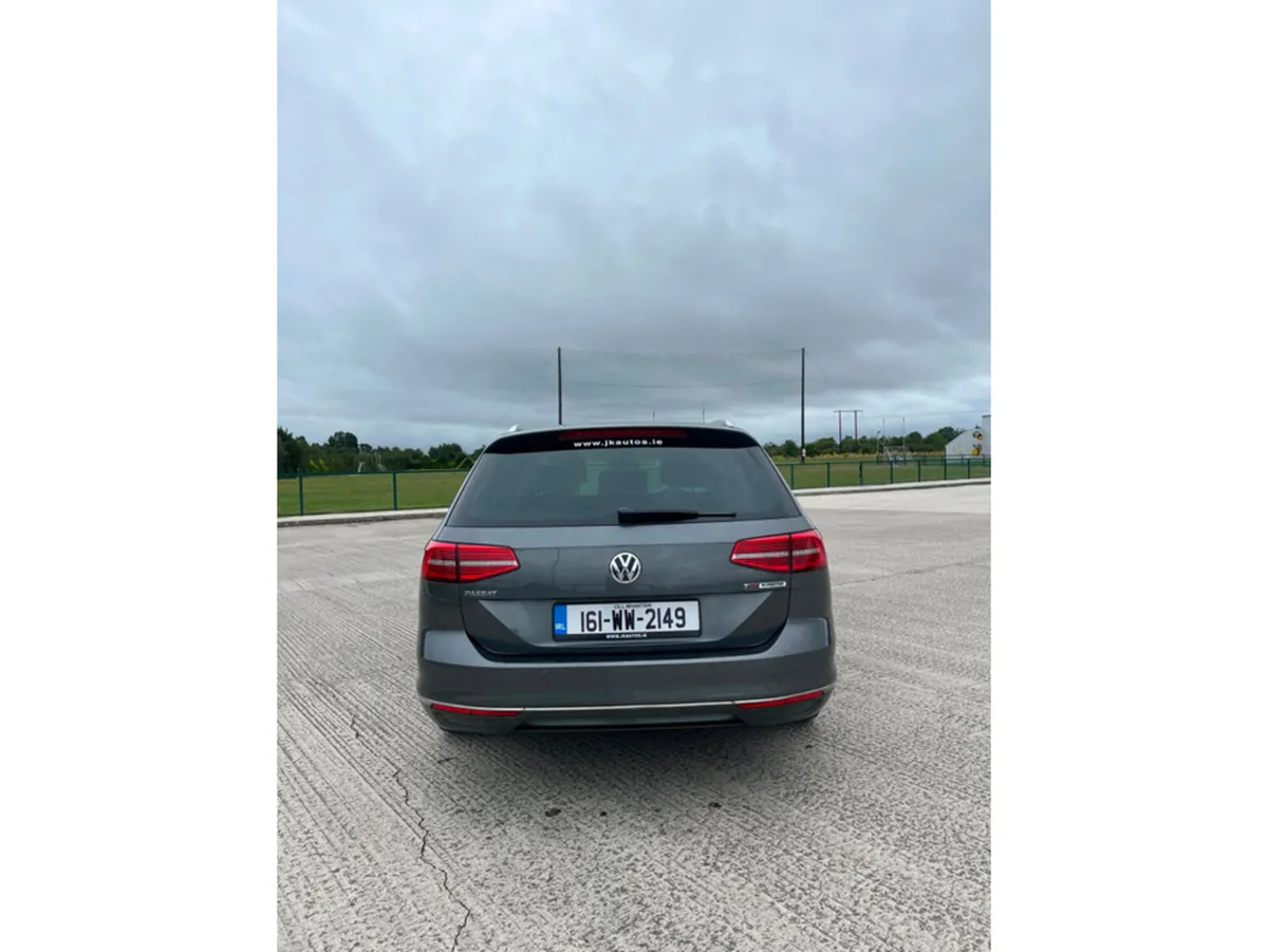 Volkswagen Passat HIGHLINE 1.6 TDI MANUAL 6SPEED F - Image 6