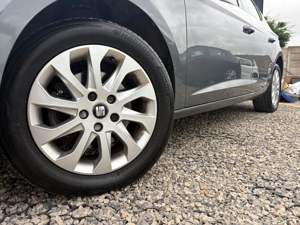 SEAT Leon 1.6 TDI Manual - Image 2