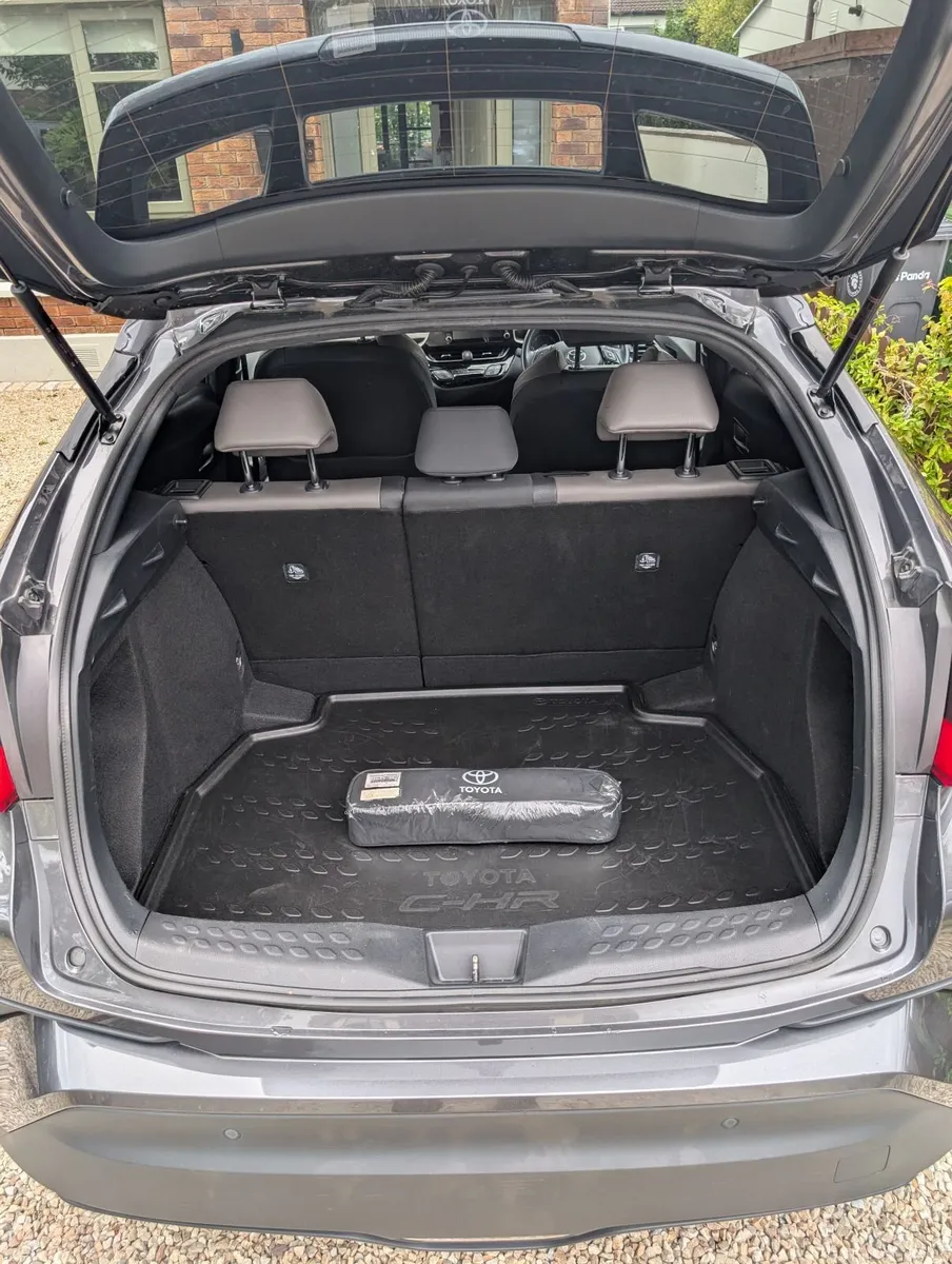 Toyota CH-R *62,000KM* SOL High spec model - Image 6
