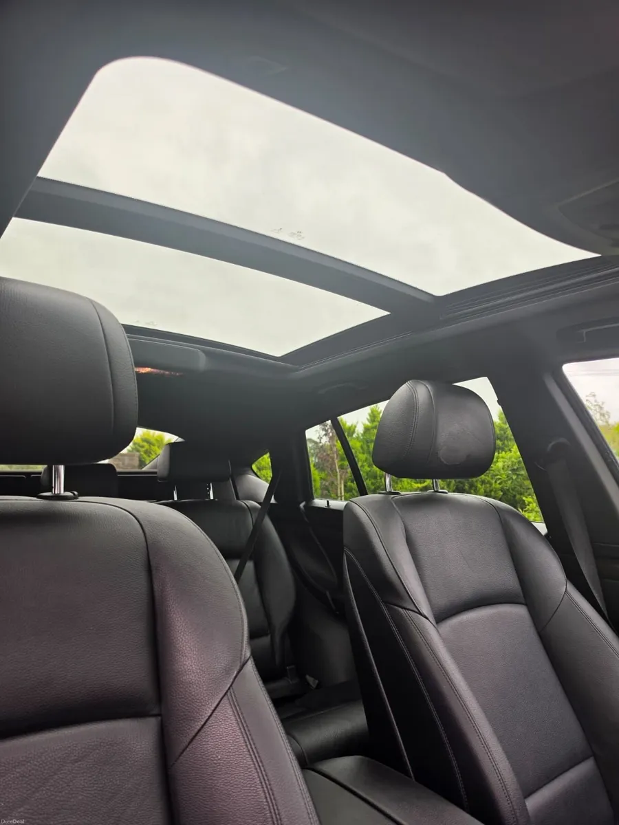 BMW 5-Series 2016 GT - Image 3