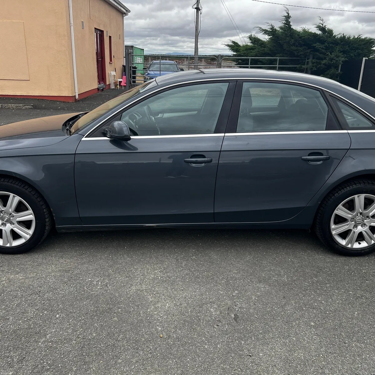 Audi A4 2010 - Image 4