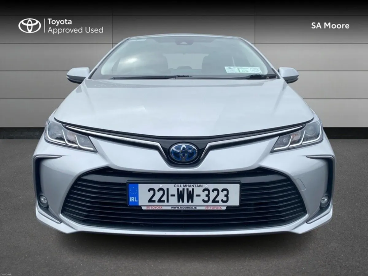 Toyota Corolla HYBRID LUNA SALOON - Image 5
