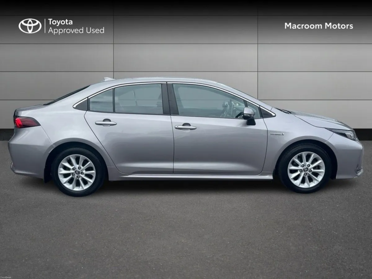Toyota Corolla HYB LUNA SALOON 4DR AUTO HYBRID - Image 3