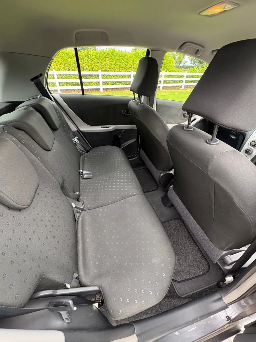 Toyota Yaris 2009 - Image 6