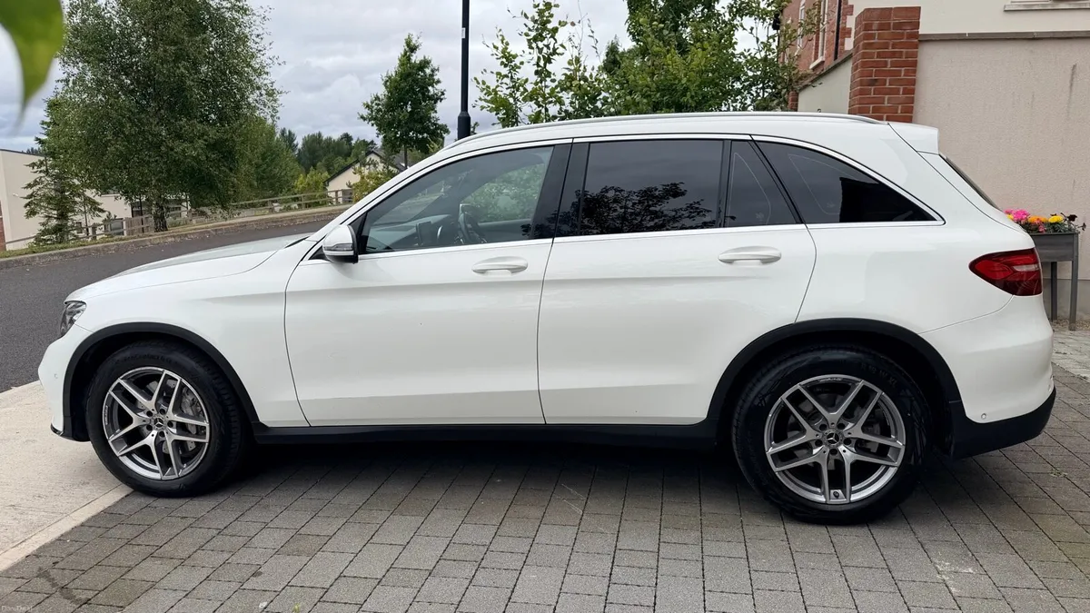 171 Mercedes GLC 220 D 4Matic AMG SPORT Auto - Image 1