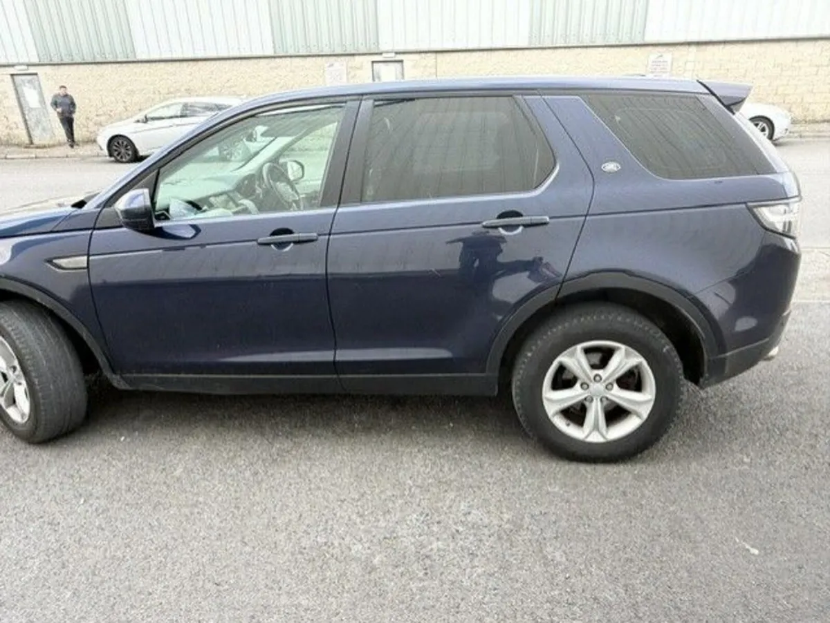 Land Rover Discovery Sport 2016 - Image 4