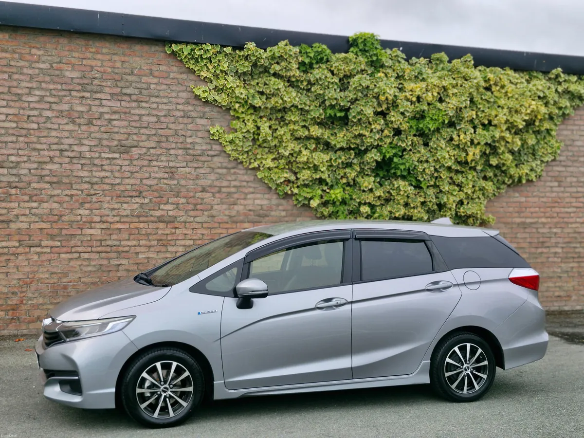 Honda Shuttle AUTOMATIC PETROL HYBRID - Image 5