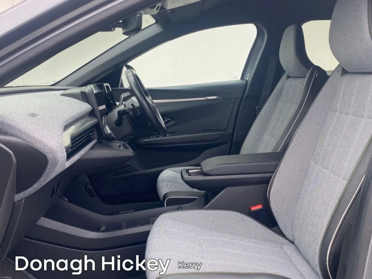 Renault Megane E-Tech EV60 220hp Techno - Image 4