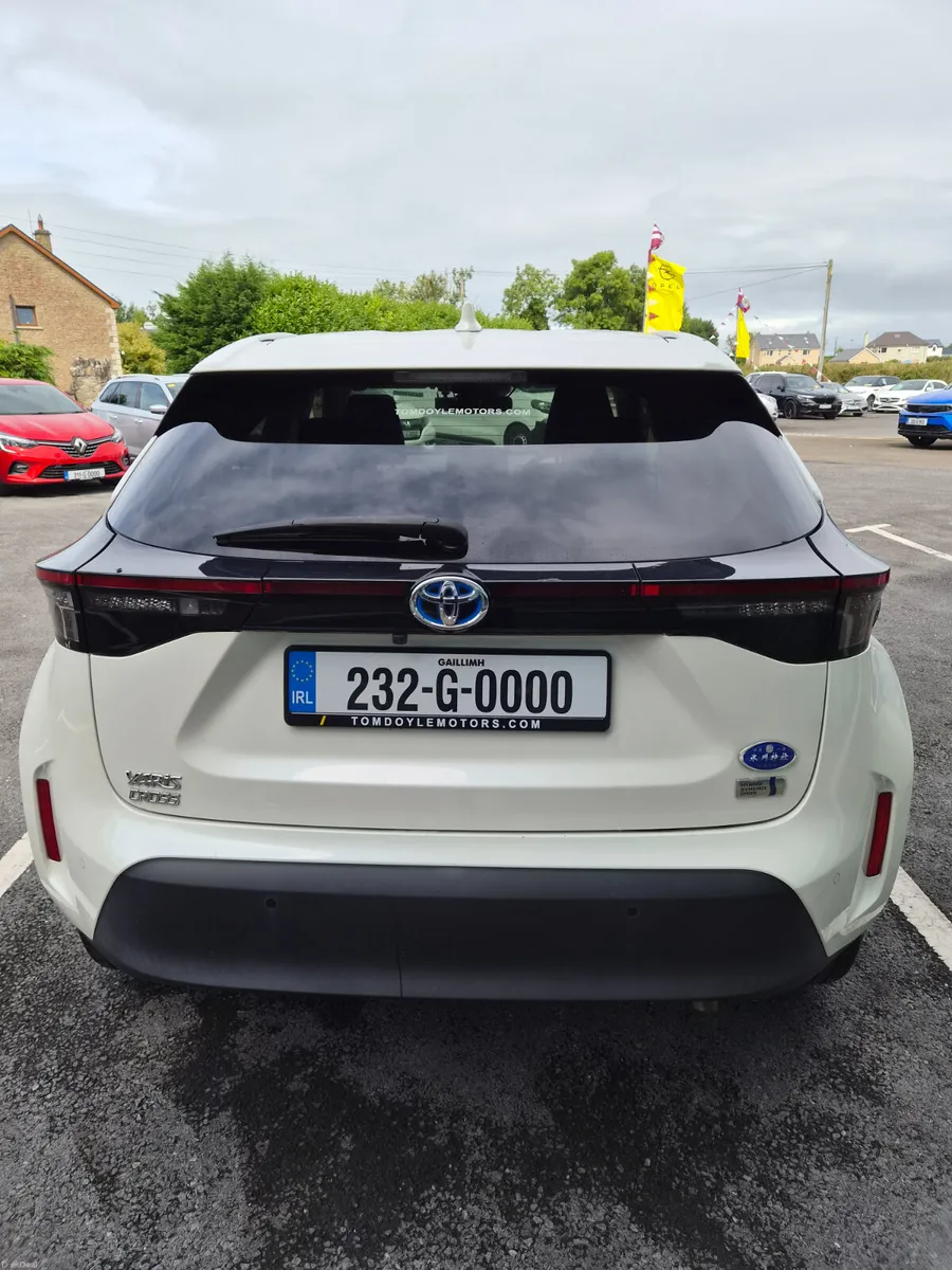 Toyota Yaris Cross 2023 4WD 1.5L Petrol Hybrid Aut - Image 4