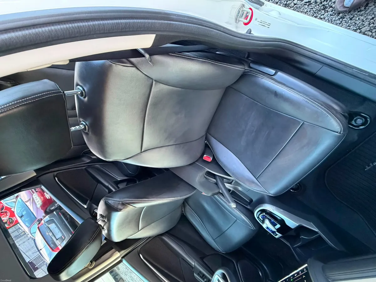 2015 Honda Fit 1.5 Hybrid Auto | Leather & Heated - Image 2