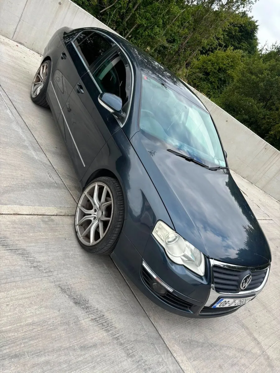 Volkswagen Passat 2008 - Image 1