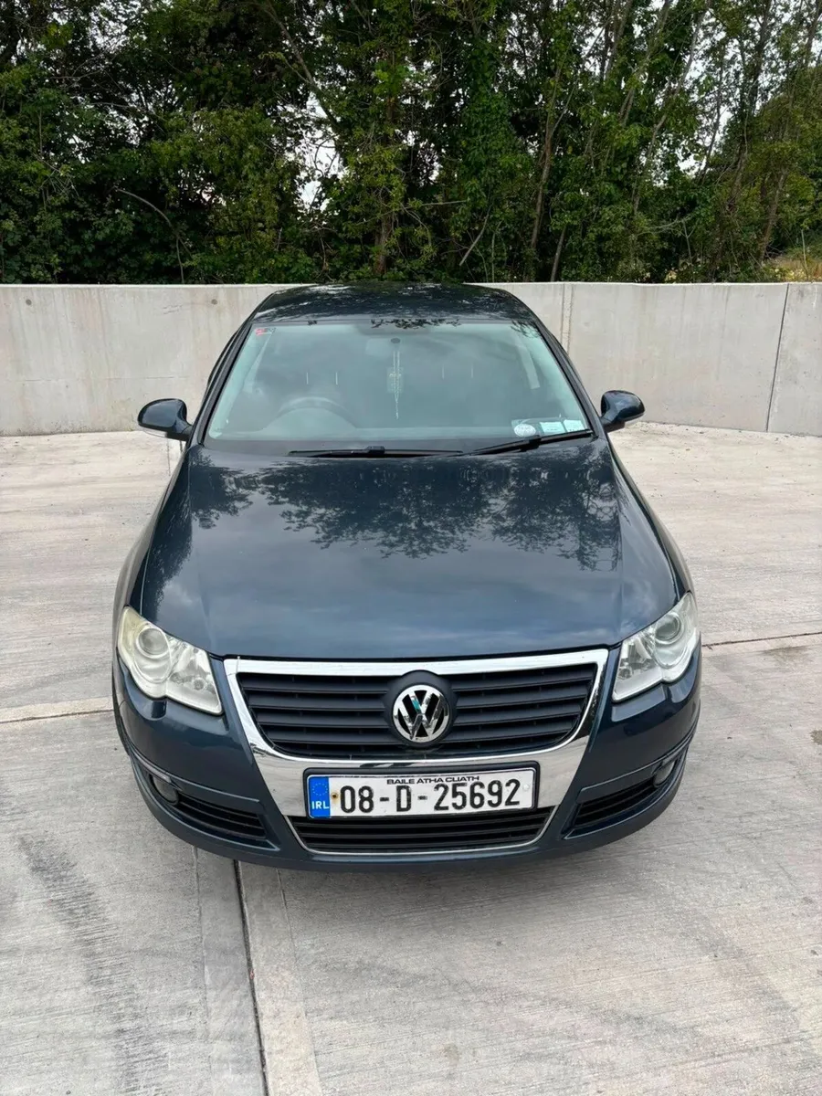 Volkswagen Passat 2008 - Image 2