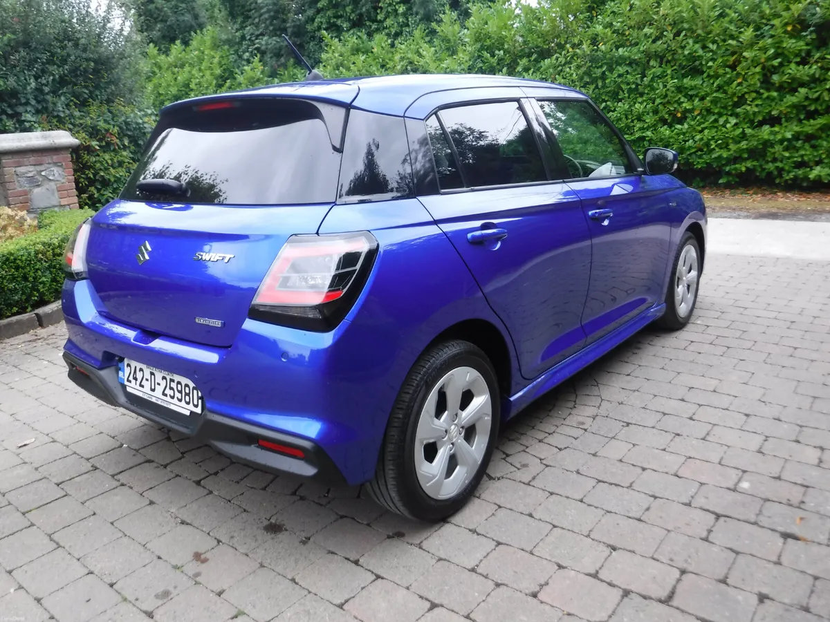 SUZUKI SWIFT 1.2 AUTO HYBRID NEW MODEL LOW MILES - Image 3