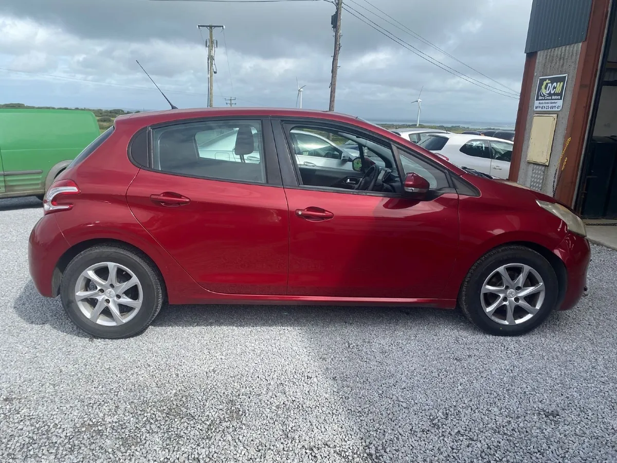Peugeot 208 2013 - Image 2