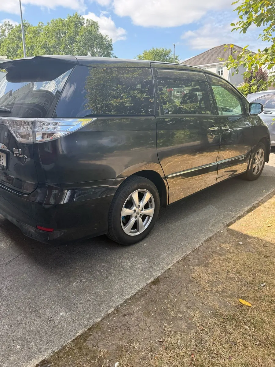 Toyota estima - Image 5