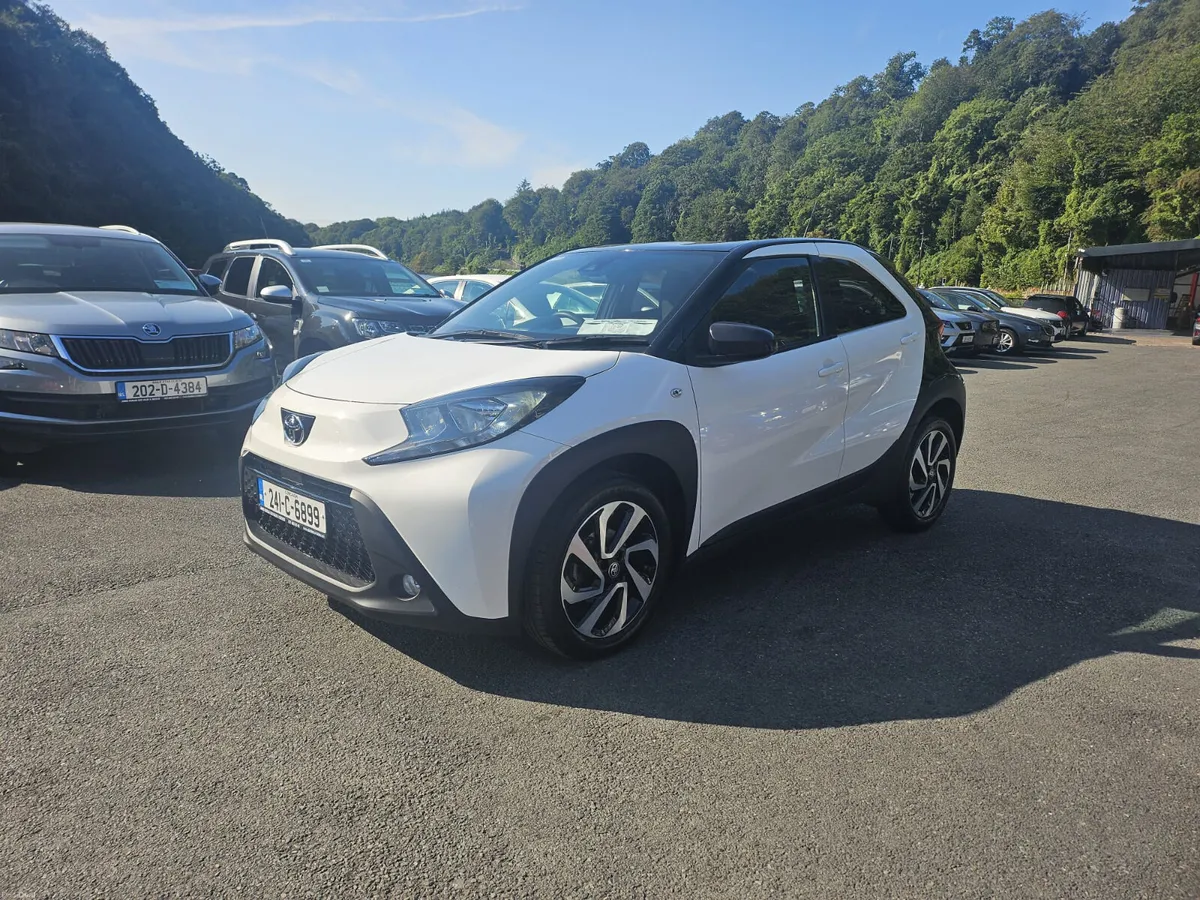 Toyota Aygo X 2024 1.0 Design Bitone White - Image 1
