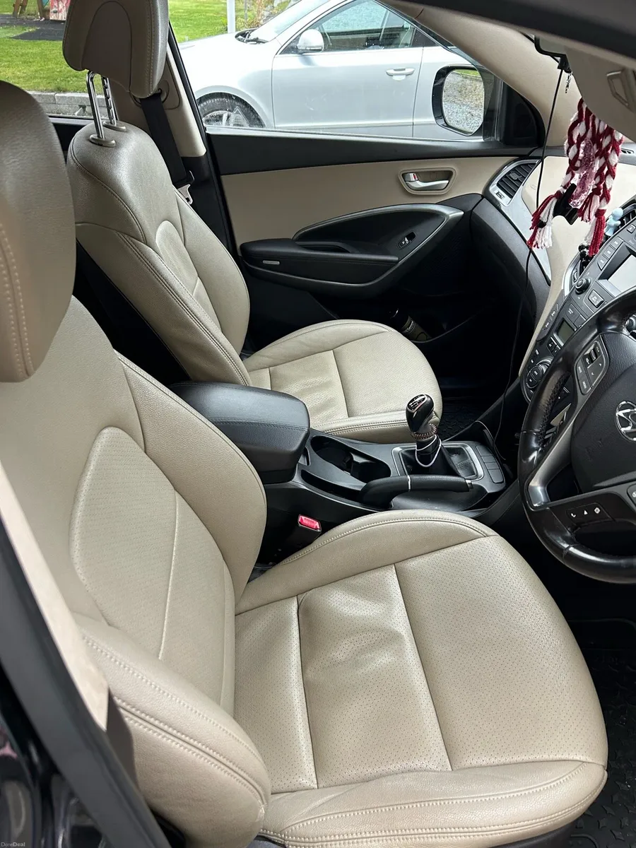 Hyundai Santa Fe 2014 - Image 4