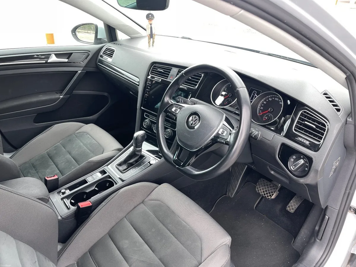 Volkswagen Golf 2018 Estate Automatic - Image 5