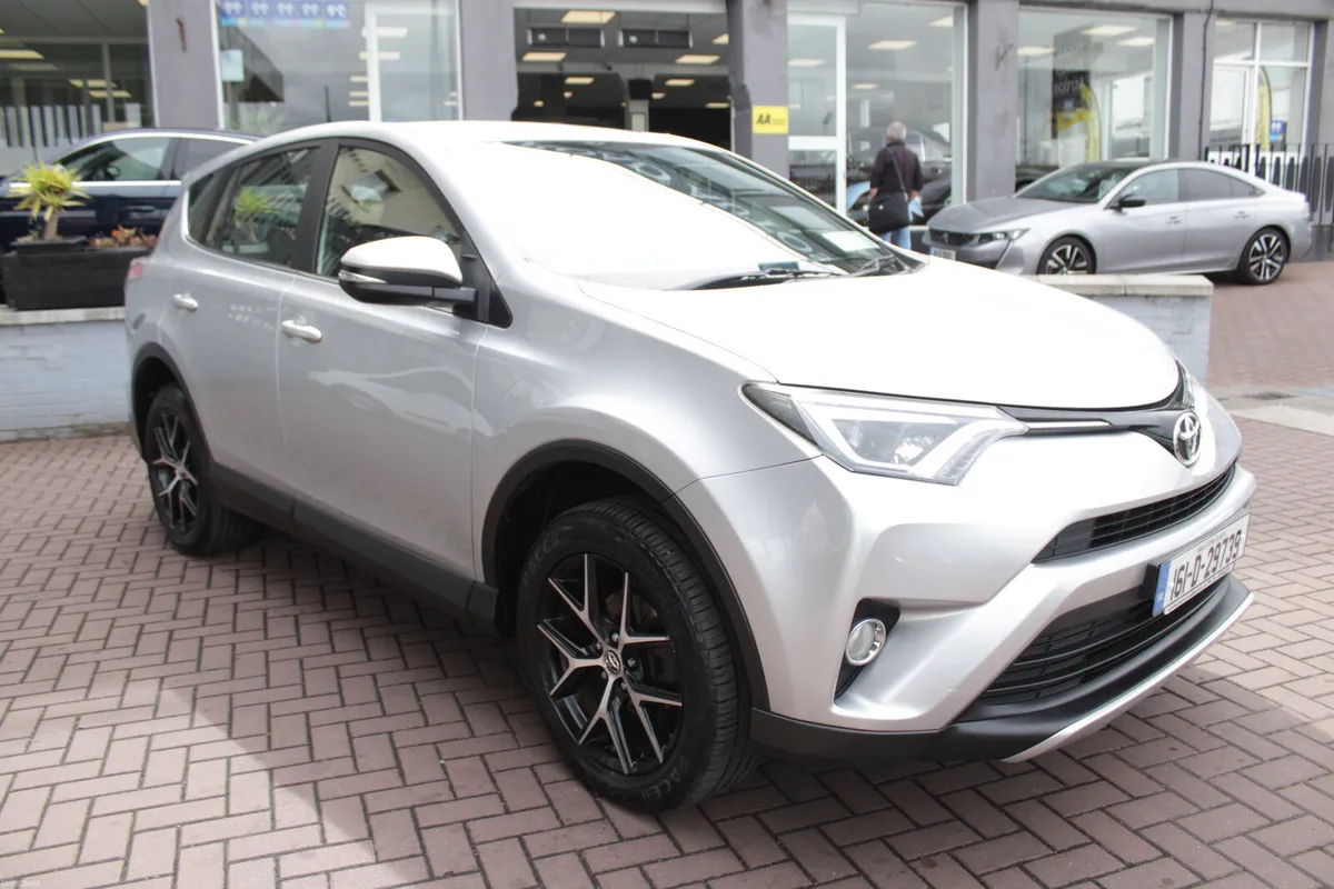 Toyota RAV4 2016 - Image 2