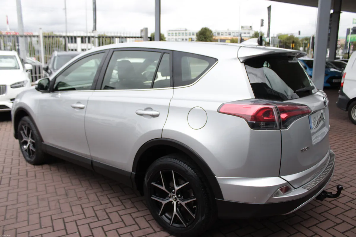 Toyota RAV4 2016 - Image 6
