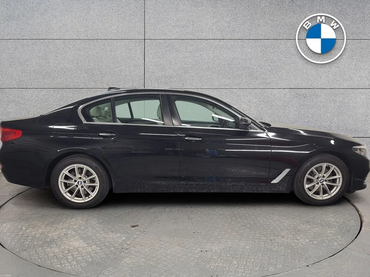 BMW 5-Series 520d SE 18" Auto - Image 3