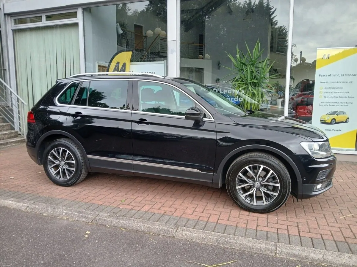 Volkswagen Tiguan 2.0 TDI 115HP Comfortline, Black - Image 3