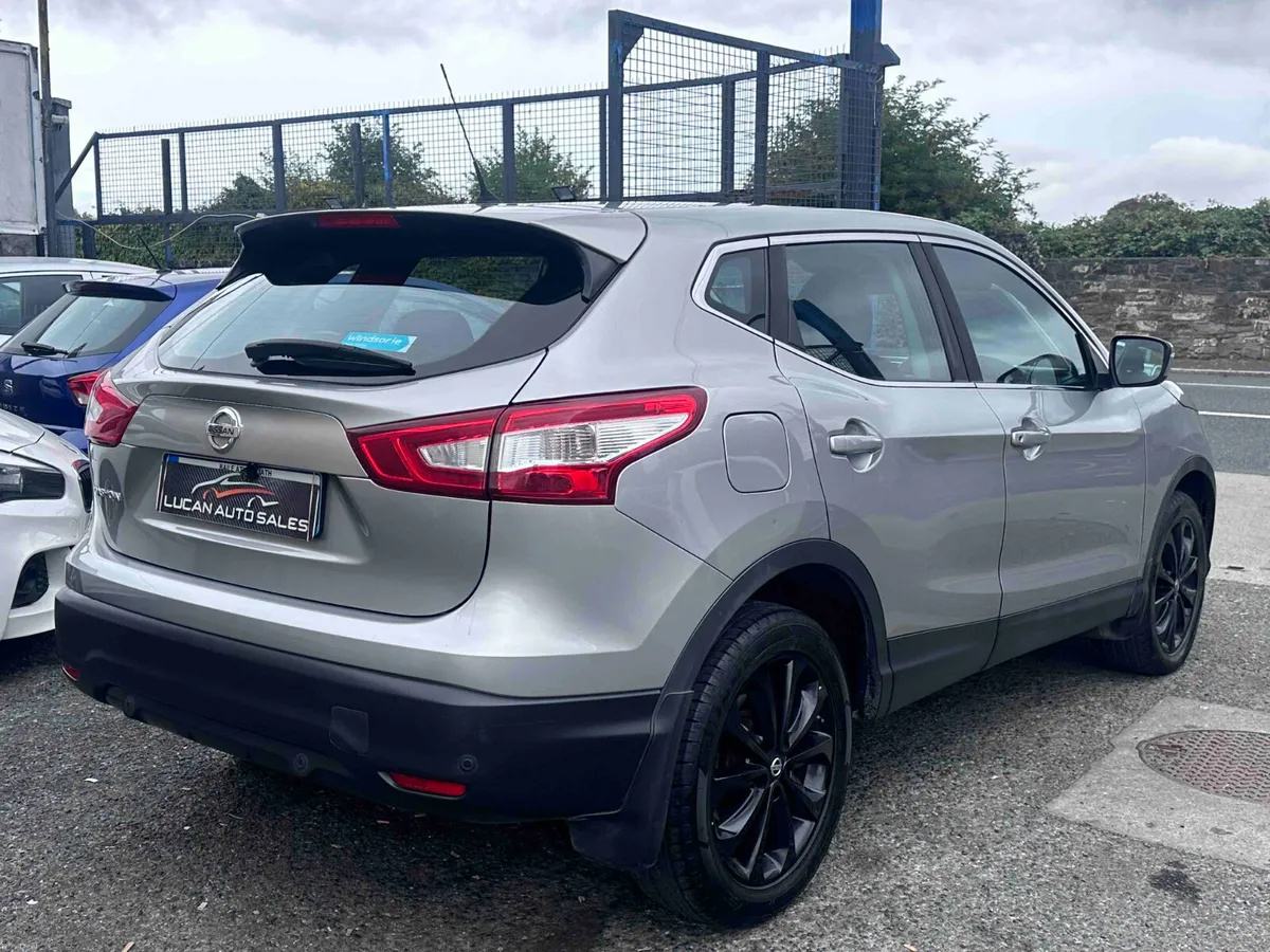 2017 Nissan Qashqai AUTOMATIC, Low Mileage - Image 5