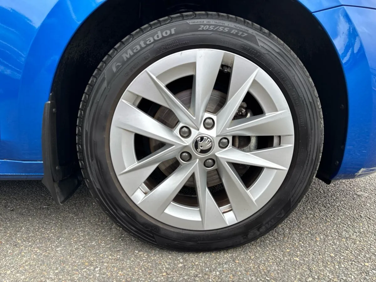 Skoda Octavia Selection 2.0TDI 115HP - Image 5