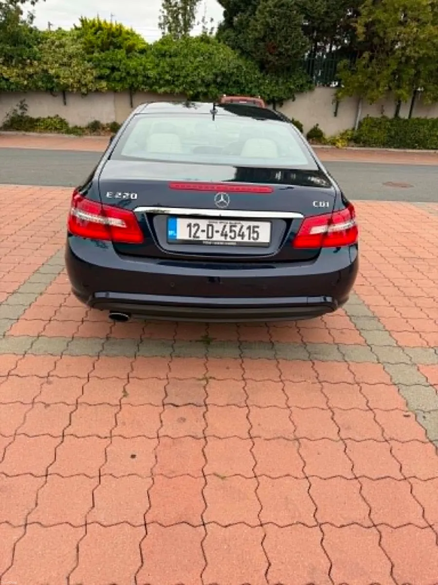 Mercedes-Benz E-Class 2012 - Image 3