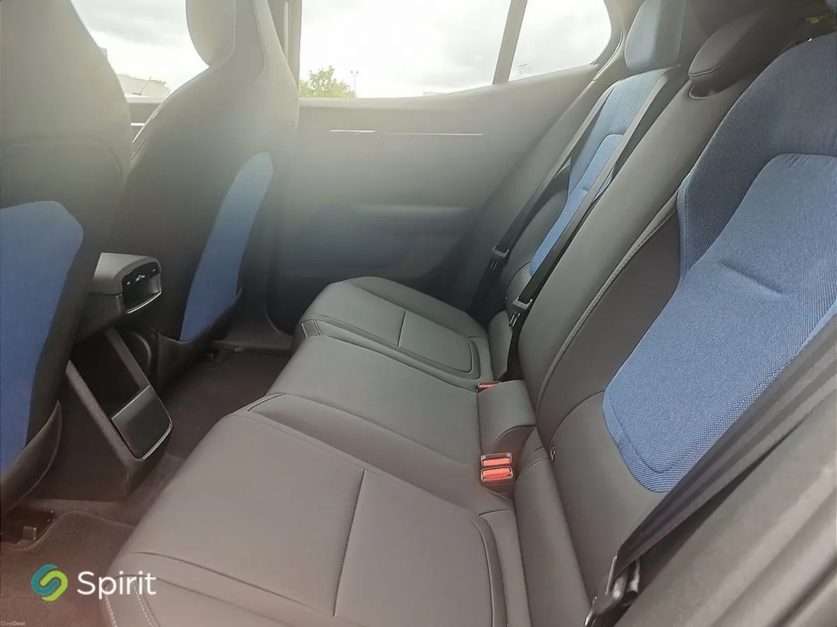 Volvo EX30 Fully Electric Plus - Image 5
