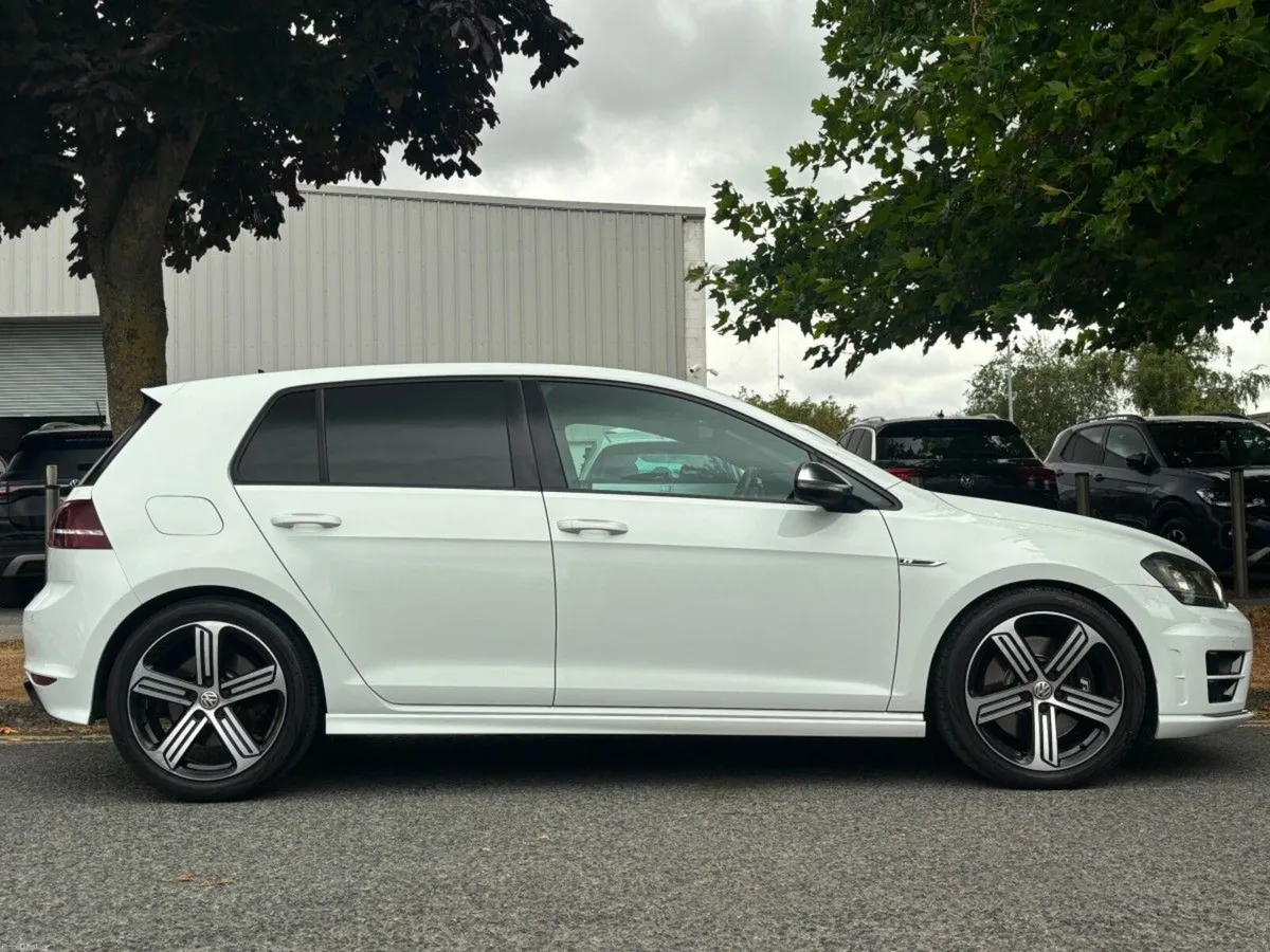 Volkswagen Golf R 2.0 TSI DSG BLACK LEATHER 5DR NE - Image 5