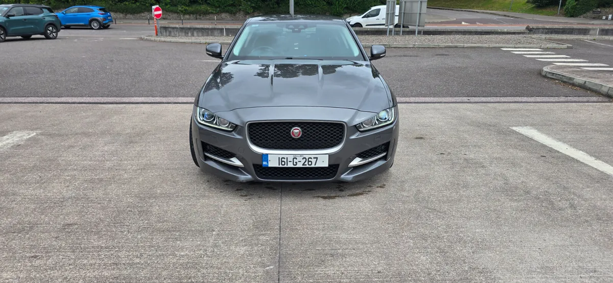 Jaguar XE Low Miles New Chain Fully Serviced - Image 3