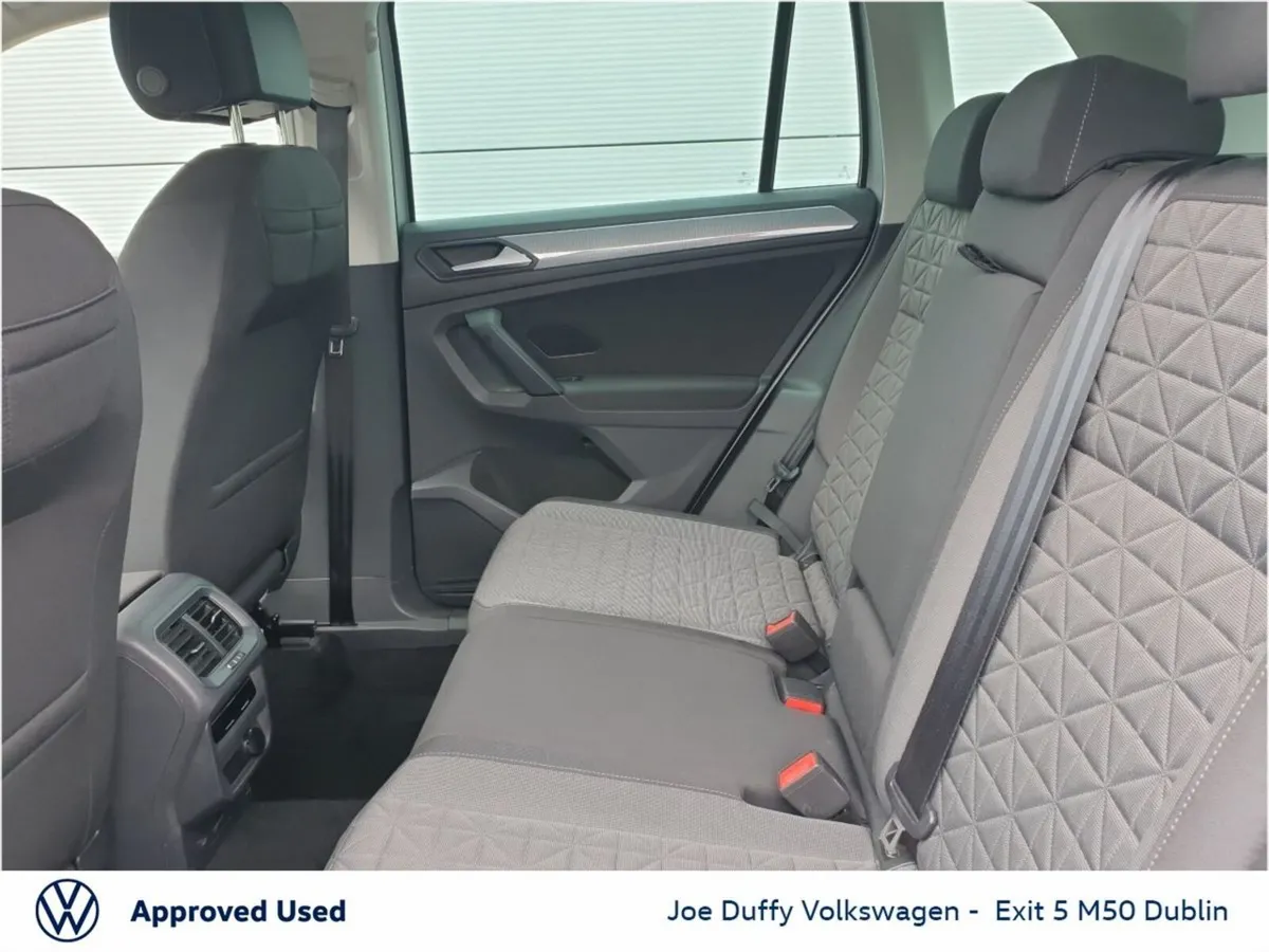 Volkswagen Tiguan LIFE 2.0 TDI 122HP MANUAL - Image 6