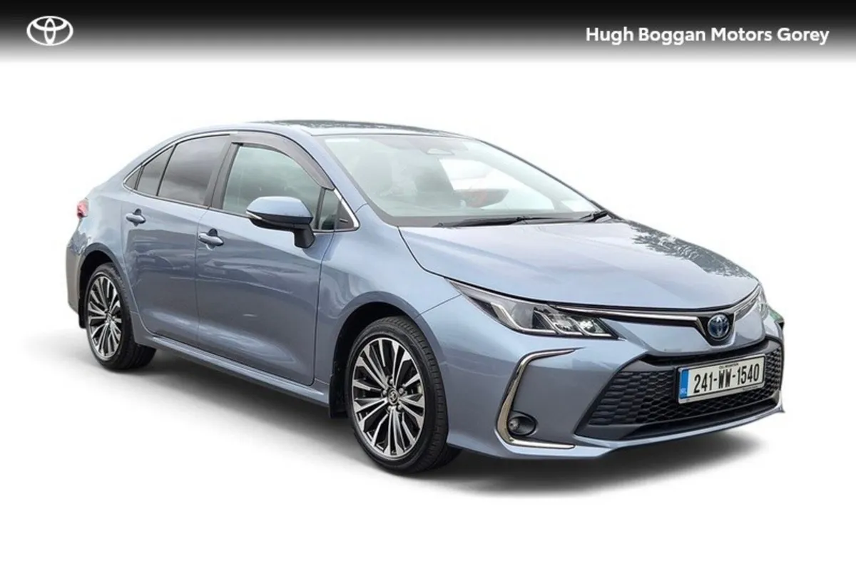 Toyota Corolla LUNA SPORT SALOON 4DR - Image 1