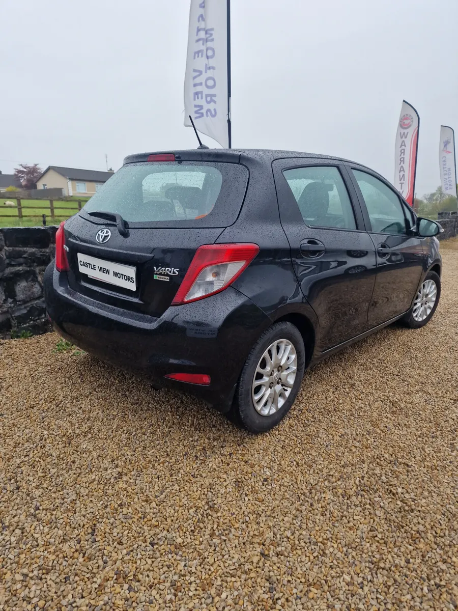 12 Toyota Yaris 1.0 Petrol €5650 - Image 4