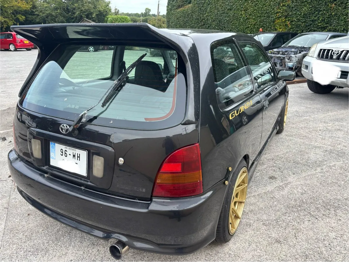 Toyota Starlet Glanza V - Image 3