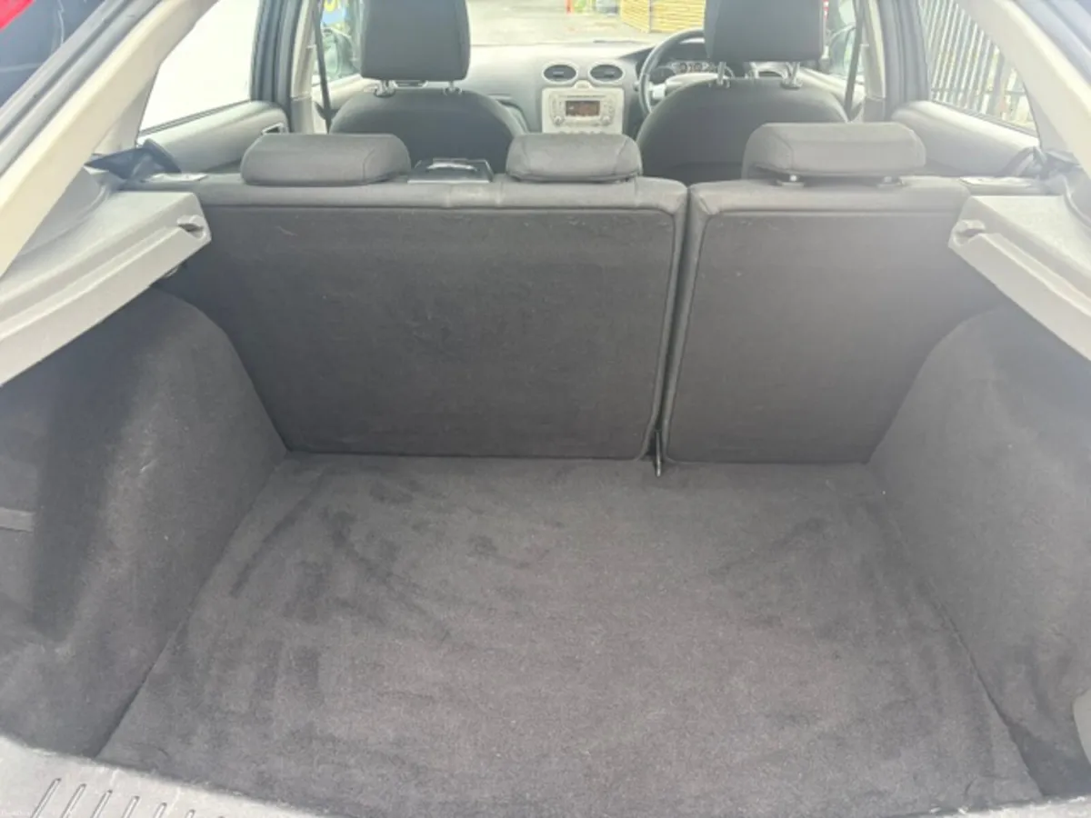 Ford Focus 2011 DIESEL 1.6 - Image 5