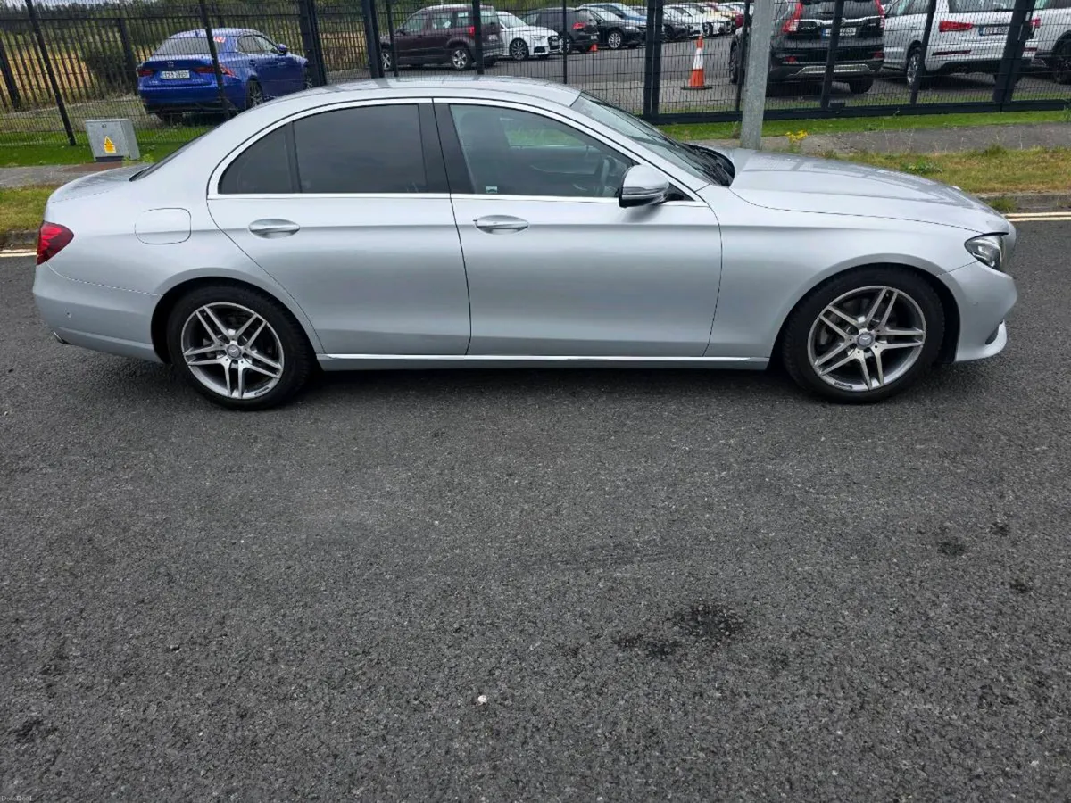 Mercedes e220d - Image 6