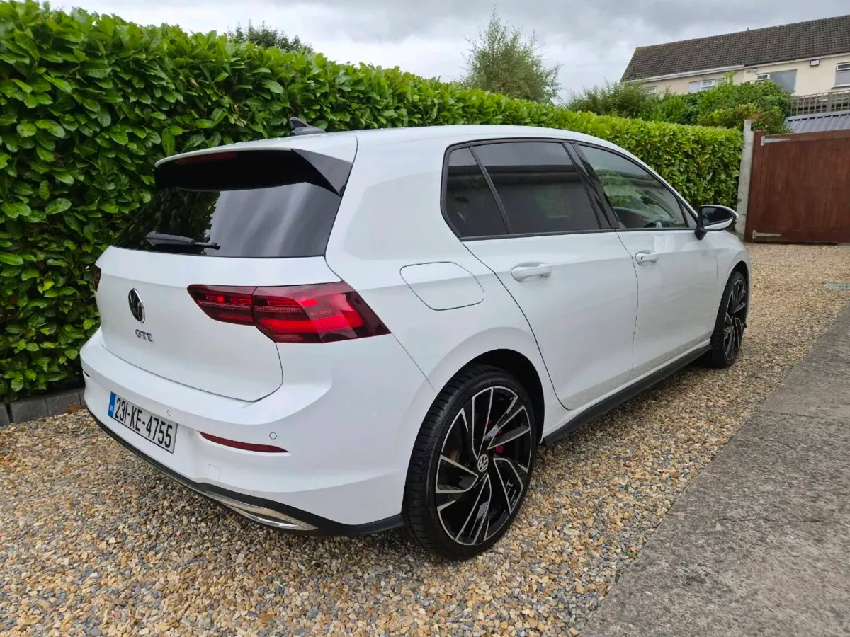 Volskwagen Golf GTE 245PS 1.4 petrol plugin Hybrid - Image 5