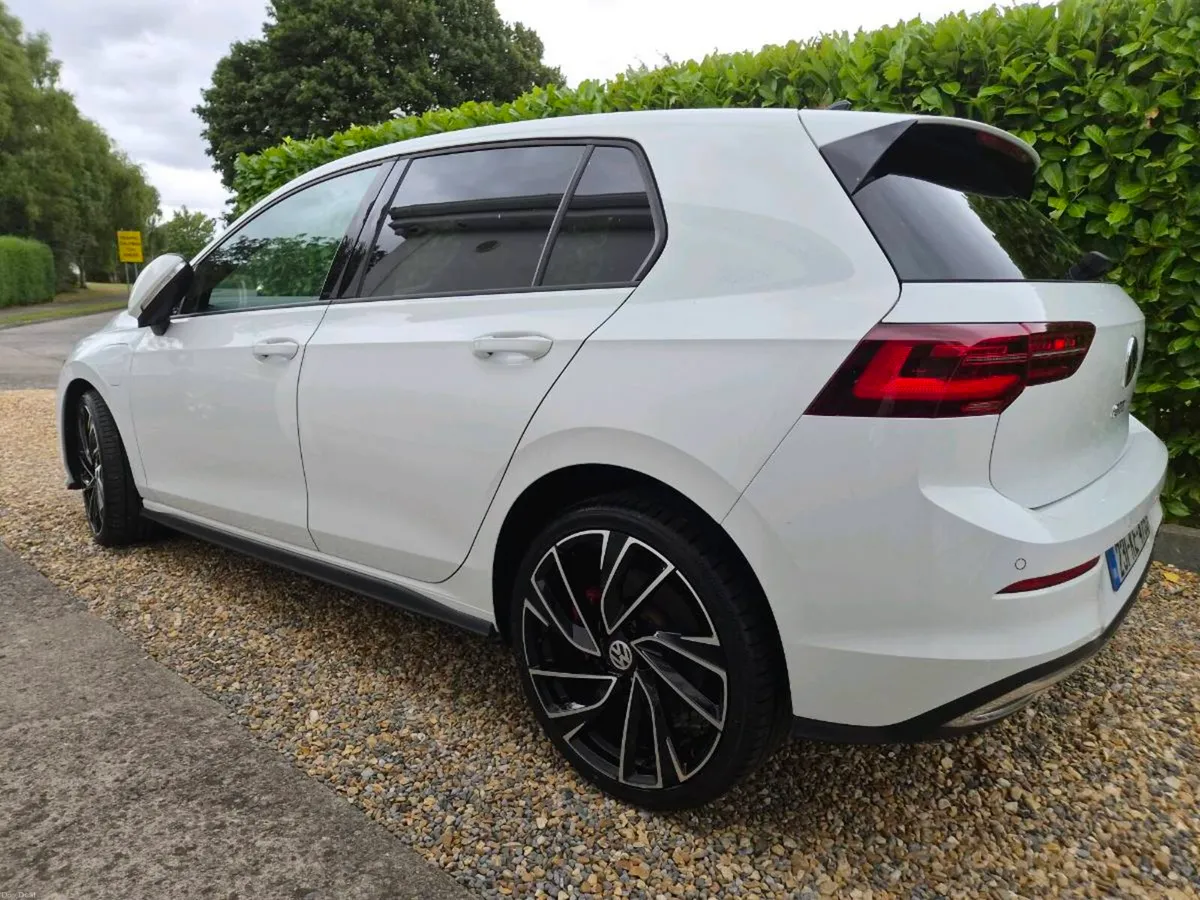 Volskwagen Golf GTE 245PS 1.4 petrol plugin Hybrid - Image 4