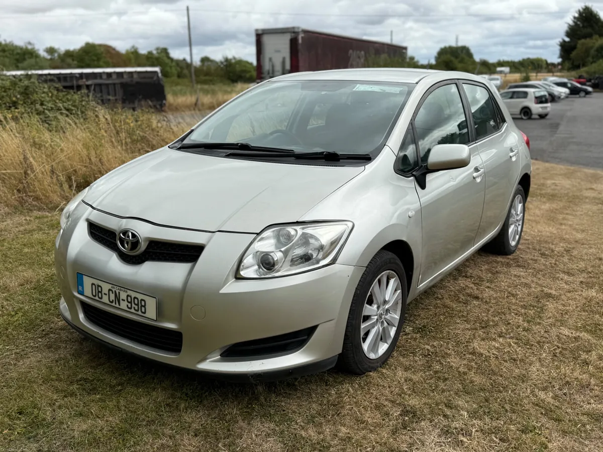 Toyota Auris 2008 - Image 2